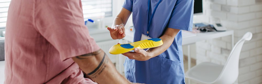 Piede diabetico: proposta FAND per inserire le scarpe di serie nei LEA